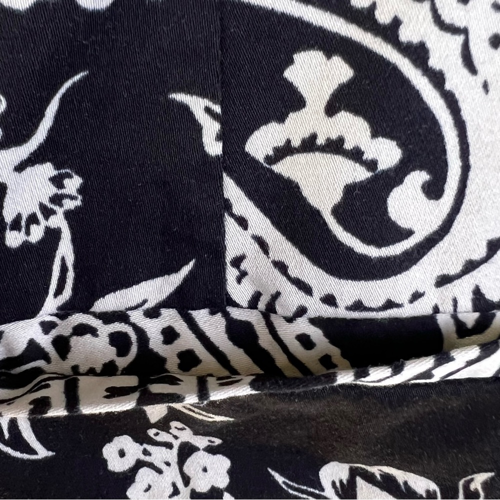 Likeβ New! Zara Floral Paisley Print Shorts Black/White Cute Business Casual M - Picture 6 of 16